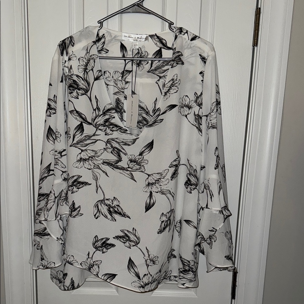 Chelsea & Theodore Black and White Graphic Blouse with Peter Pan Collar